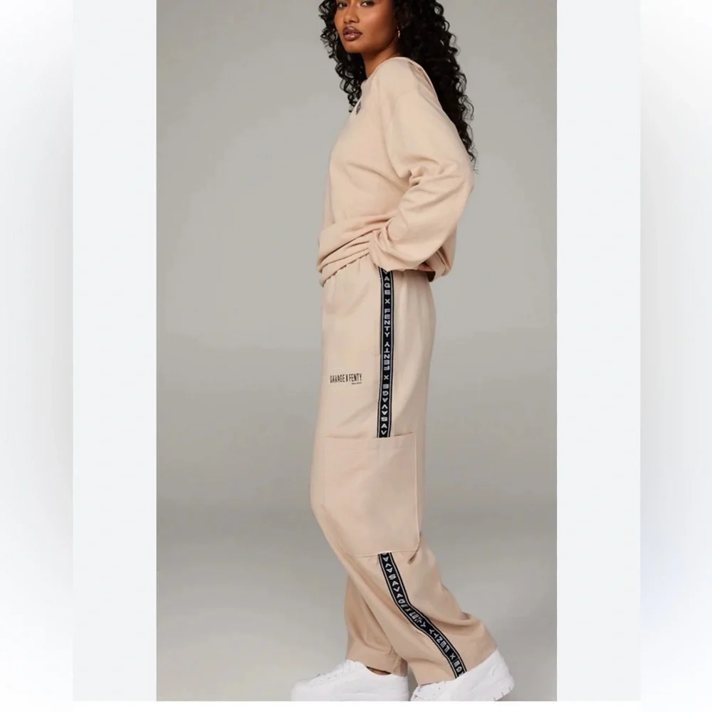 Savage X FENTY Women’s Pants Oversized Logo Wide Leg Pants New size Large - Picture 2 of 16